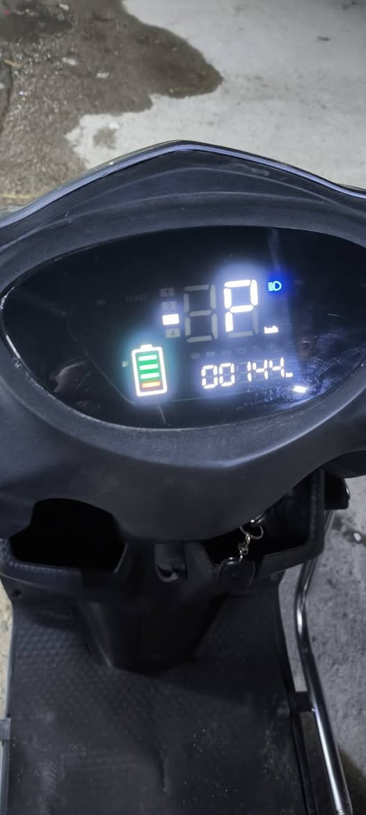 سلام عليكم حبايب دراجه شحن استخدامها شهر واحد 6بطاريات مسطره ليثيوم تمشيك 75كيلو بل شحنه الوحده سرعتها75 دراجة بعدهة جديده اي تفاصيل ع رقم هاذ ***********بي واتساب مكاني بغداد الشعب
