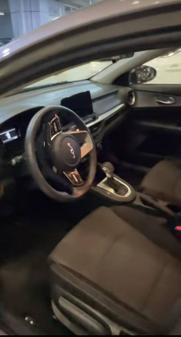 كيا فورتي نص مواصفات
كاتي تترقم شمالي
ضررها جاملغ امامي صبغ مع حافة البوند بدون ايرباك
ماشيه 15000 
للاستفسار
***********
*********** دهوك, العراق
