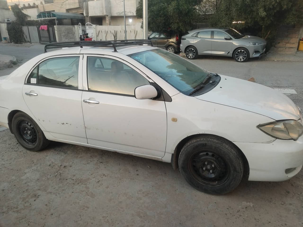 السلام عليكم بيوايدي f3  موديل ٢٠١١ رقم بغداد خصوصي مكاني بغداد شهداء البياع 
سياره خير من الله محرك كير شواصي كشر كدامكم عبوة بانزين جديد بلكات جدد حداديه قبل شهر نفض كلها بدلتها عده اللويات سعرها 60 ورقه وبيها مجال بسيط حك الجيه
***********
وشتريد تسئل خابرني قبل لا تتعنه وتجي وتتعب اوتعوف شغلك وتخسر كراوي
