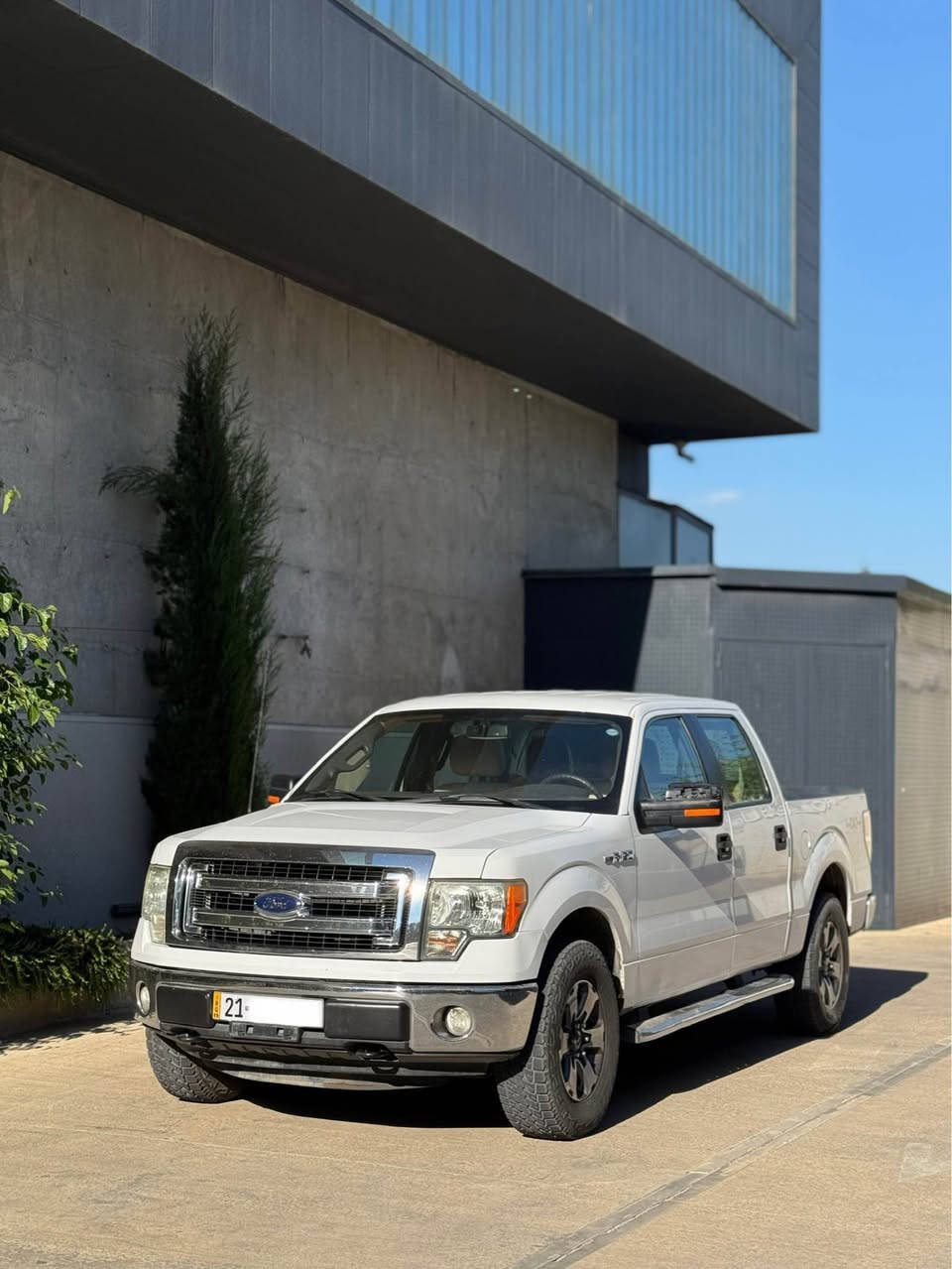 Foord f150 2014 niva 
سفری شەریکەی نیڤا ٢٠١٤ بێ بۆیاخ 4x4 گێڕو مەکینە بە شەرت مەکینەی نەکراوەتەوە سەیارەکە زۆر تازەو جوانە دینارێ مەسرەفی تیا نییە سەنەوی تازەیە تایەو ویلی لۆکی لە سەرە 
ماوەڕۆشتن /١٧٠کم
سعر /١٥٤مامەڵەیەکی زۆر کەم 
ژم/***********
ژم/*********** السليمانية, العراق
