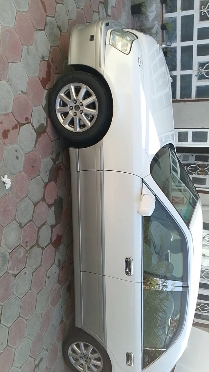 سلام عليكم اخوان مرخصت لادمن ملكه البيع مديل 2002 رقم كركوك مدفوع كمرك وضريبه وقرصها موجود باقي بس رسومات وتحويل نكليزي 

مكفوله من الكص ونقل والضربه القويه كفاله عامه فول مواصفات 4دكم عده الفتحه ثلاجه تبريد خلفي امامي ثلج تدفئه موصفات كلش حلوه بيها سياره مال جنايه مامتعوبه ويل نجمه مكينه وكير خير من الله ديفور الجبير شاصي 75 السياره احلى من صوره تعال وشوف بعينك تخم تاير جديد حداده خير من الله$السعر 115
 مامتواجد على الفيس تصال ***********
