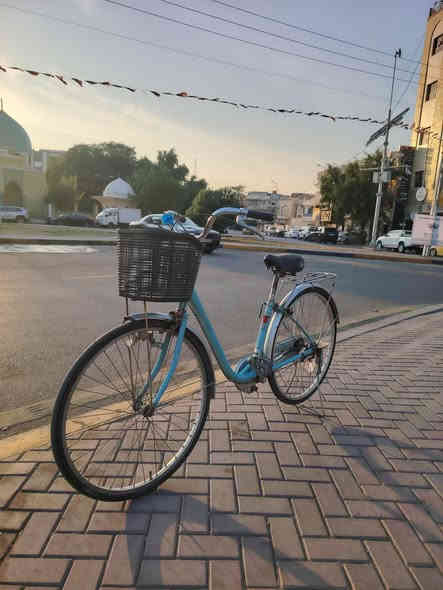 سلام عليكم
للبيع بايك بناتي حجم 26
لون مميز 
بايك كامل مكمل من كلشي 
 دسك دهني خلفي
سلة امامية
لايت امامي 
صنع ياباني اصلي ومختم 
 السعر 80 وبي مجال 
للتواصل ***********
