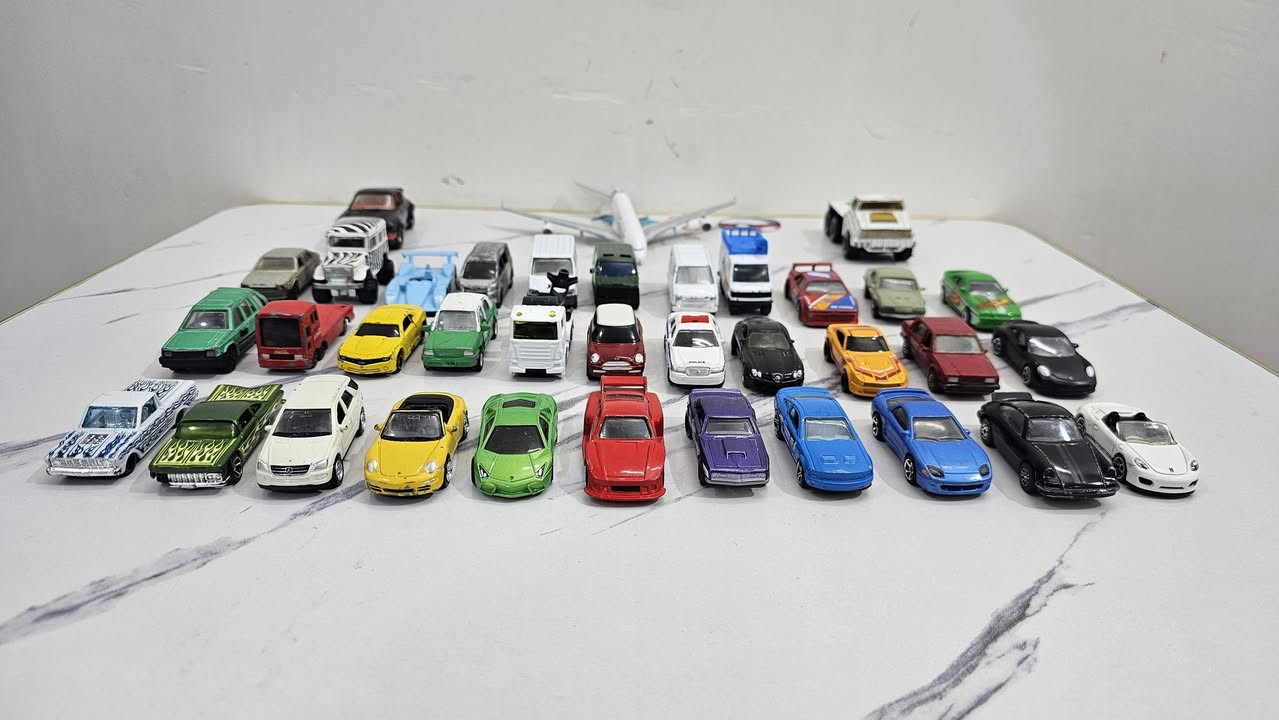 سيارات حديد اصلية حجم 64 العدد 36 قطعة 
بيهن ثلاث قطع كبار سعر الشلعة 50 الف بدون توصيل قفل 
تريد مفرد القطعة الفين دينار 🔥🔥


**إذا كنت صاحب هذا الإعلان وتريد حذفه لأي سبب، رجاءا أرسل رسالة إلى الدعم الفني**