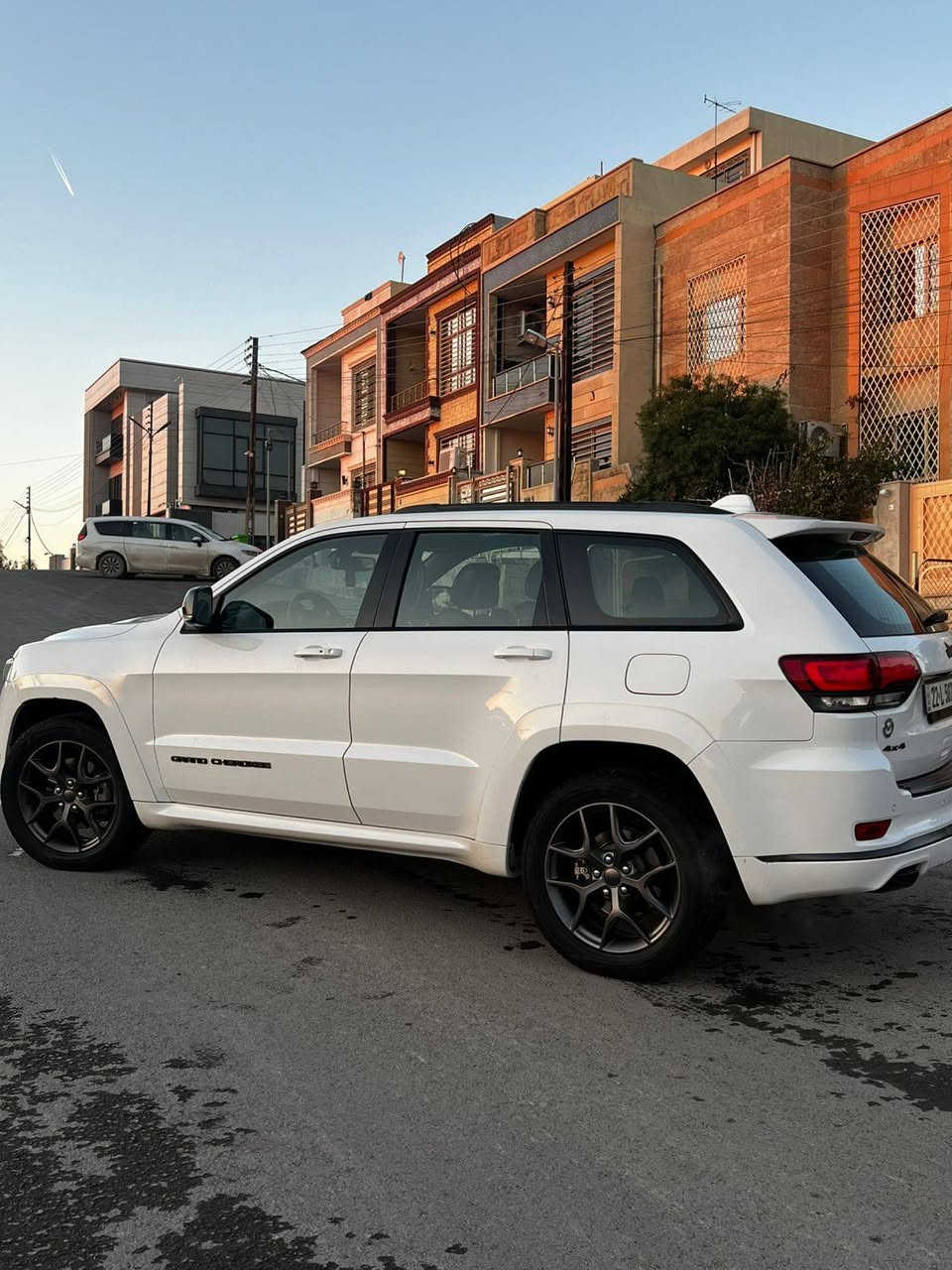 جيب  2020 للبيع او مراوس اب #تاهو 
S خليجي 

فول مواصفات
 كفالة عامة محرك 6 Vرادار امامي مع مانع تصادم . تحذير الخروج عن المسار .  رباعي 4x4 المقاعد الأمامية كهربائية .ذاكرة لحفظ وضعيات الجلوس . المقاعد الأمامية  تبريد وتدفئة . المقاعد الخلفية مع تدفئة . انظمة القيادة .نقطة عمياء ..مقود السائق كهربائي . تدفئة ستيرن . سقف بانوراما .شاشه كبيرة مع نفكيشن GPS . كشافات ضباب  زنون . تشغيل عن بعد .صندوق كهربائي حساسات أمامية . حساسات خلفية .كاميرا خلفية .مرايا متحسسه للضوء العالي . 
محدد سرعة . 

ماشيه 100كم هواية مواصفات 
السعر
31000$
للاستفسار هذا رقمي 
***********
العنوان موصل حي الحدباء
