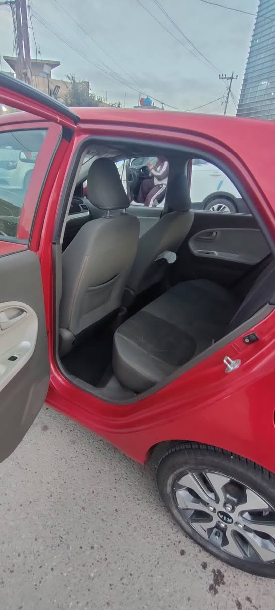 بيكانتو خليجي موديل 2016
لون احمر 
رقم بغداد
محرك المرغوب 1400 دوش
مري شفط كهربائية 
شاشة وكامرة خلفيه 
بدون اي قطعة صبغ بس شخوط بسيطه 
ماشيه 62,000 الف كيلو حقيقي
السعر 10٫900 وبيها مجال بسيط
للاستفسار :***********
