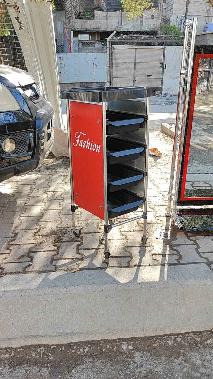 غراض مستخدمه مال محل حلاقه مثل ما واضح بمقطع الفيديو والصور بغد اد مدينة الصدر


**إذا كنت صاحب هذا الإعلان وتريد حذفه لأي سبب، رجاءا أرسل رسالة إلى الدعم الفني**