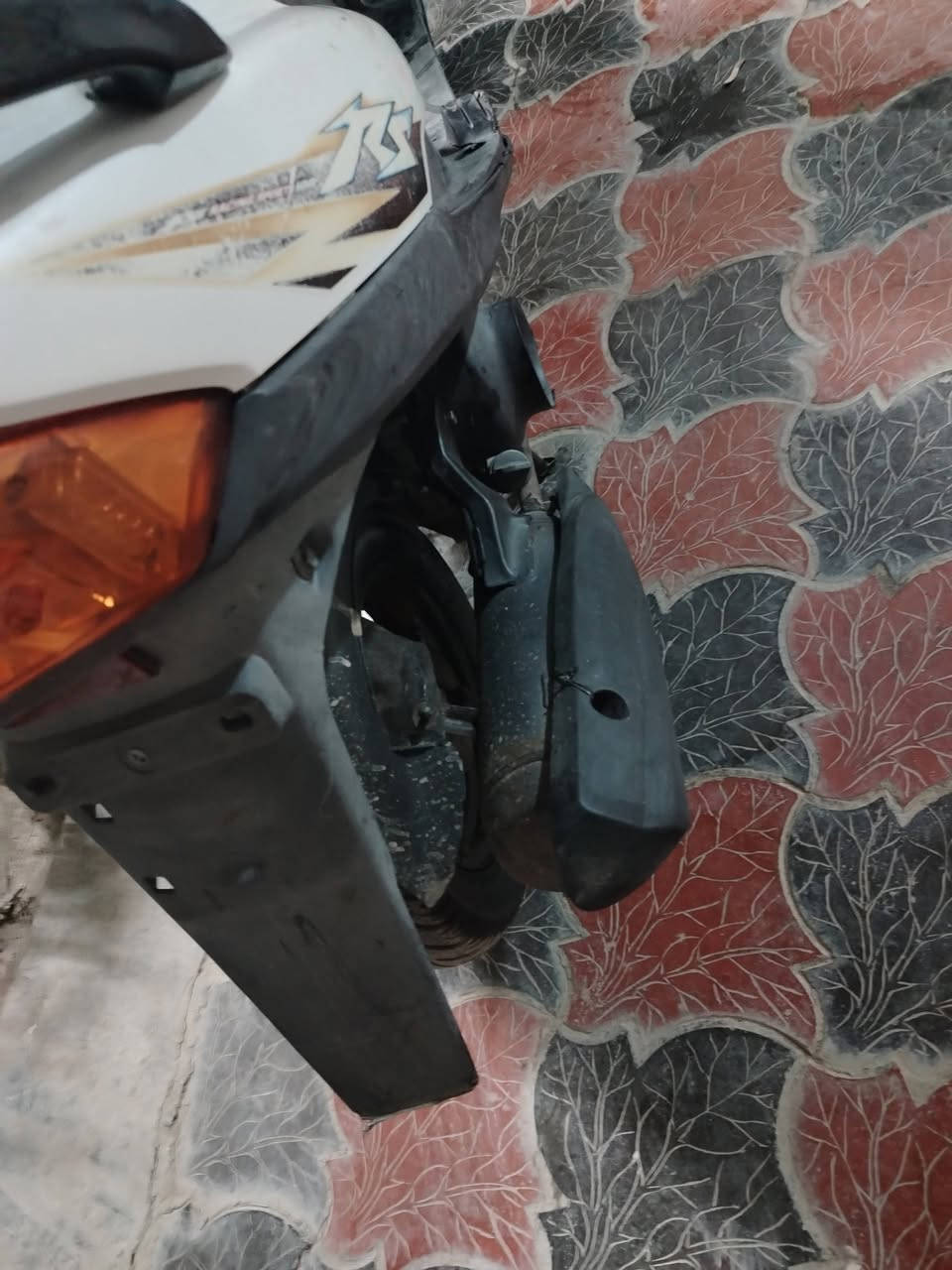 السلام عليكم ماكس عدله كفاله بلاديه برغي مامفتوح سعره ٧٥٠مكان بغداد الدوره رقم *********** وتساب مجود
