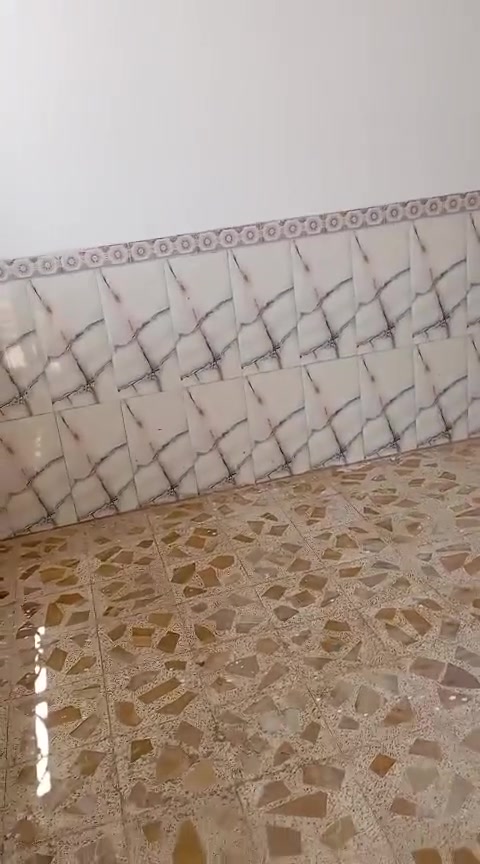 السلام عليكم 
بيت 100 متر مربع في ال59 مقابل ساحة 
للبيع بسعر 85 أو المراوس مع بيت اخر 
التواصل مع صاحب البيت حصرا . 
للاستفسار ***********
