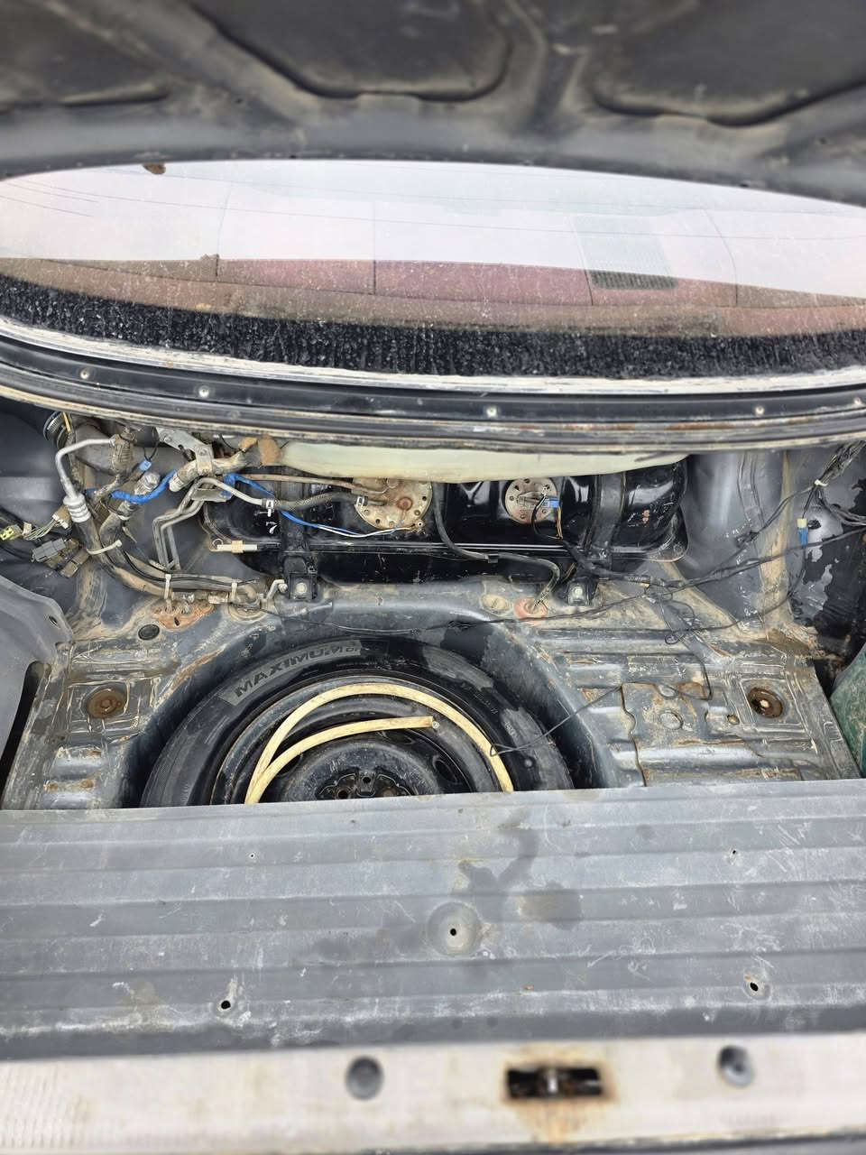 للبيع هارتوب ١٩٩١ بغداد مكفوله كص  بارد صبغ صدر جديد دشبول سيدان بس لبطاين الاماميات تعبانات المكان واسط صويره السعر ٣٥ بيها مجال *********** *********** سنويه نافذه ٢٣ تحويل
