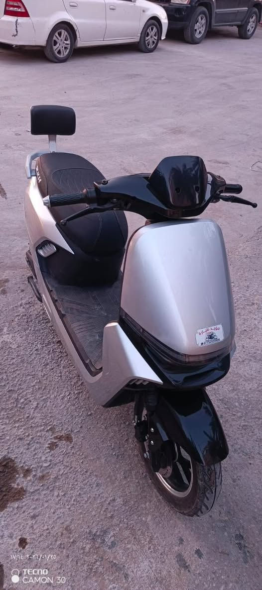 دراجه شحن للبيع
ستخدام شخصي نضيفه جدا 
٣ سرعات نضام سكيورتي تشغيل عن بعد  السرعة ٩٩ حقيقي ملف ٢٥٠٠ ٦ بطارية السعر ٨٥٠ الف 
***********
