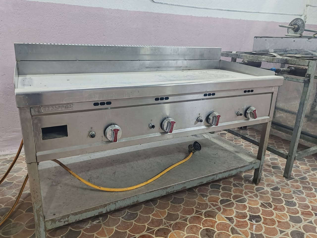 للبيع مكان ديوانيه مركز
السعر ٢٥٠٠ وبيهن مجال ***********
