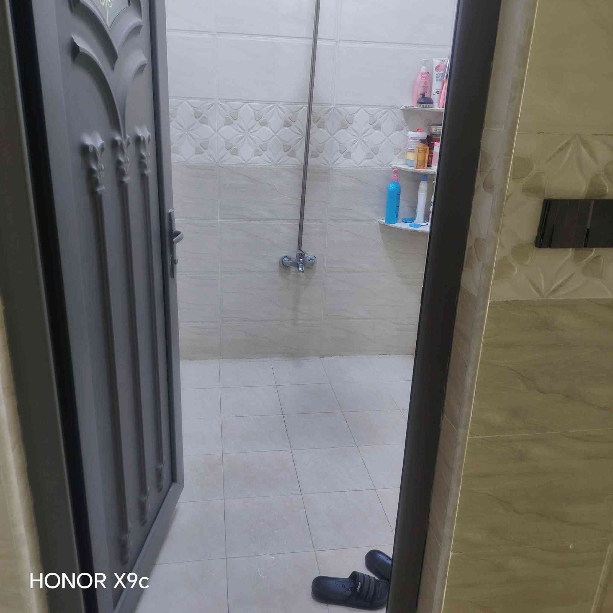 البيع المساحه 150 طابو زراعي سند 25 طابق واحد غرفتين نوم وصاله ومطبخ واستقبال وحمام ومنور 
الموقع بعقوبه التحرير حولي زراعي محمد اليله 
قرب سواق المدينه جزء الاول السعر 95 وبي مجال قليل ***********.        ***********
