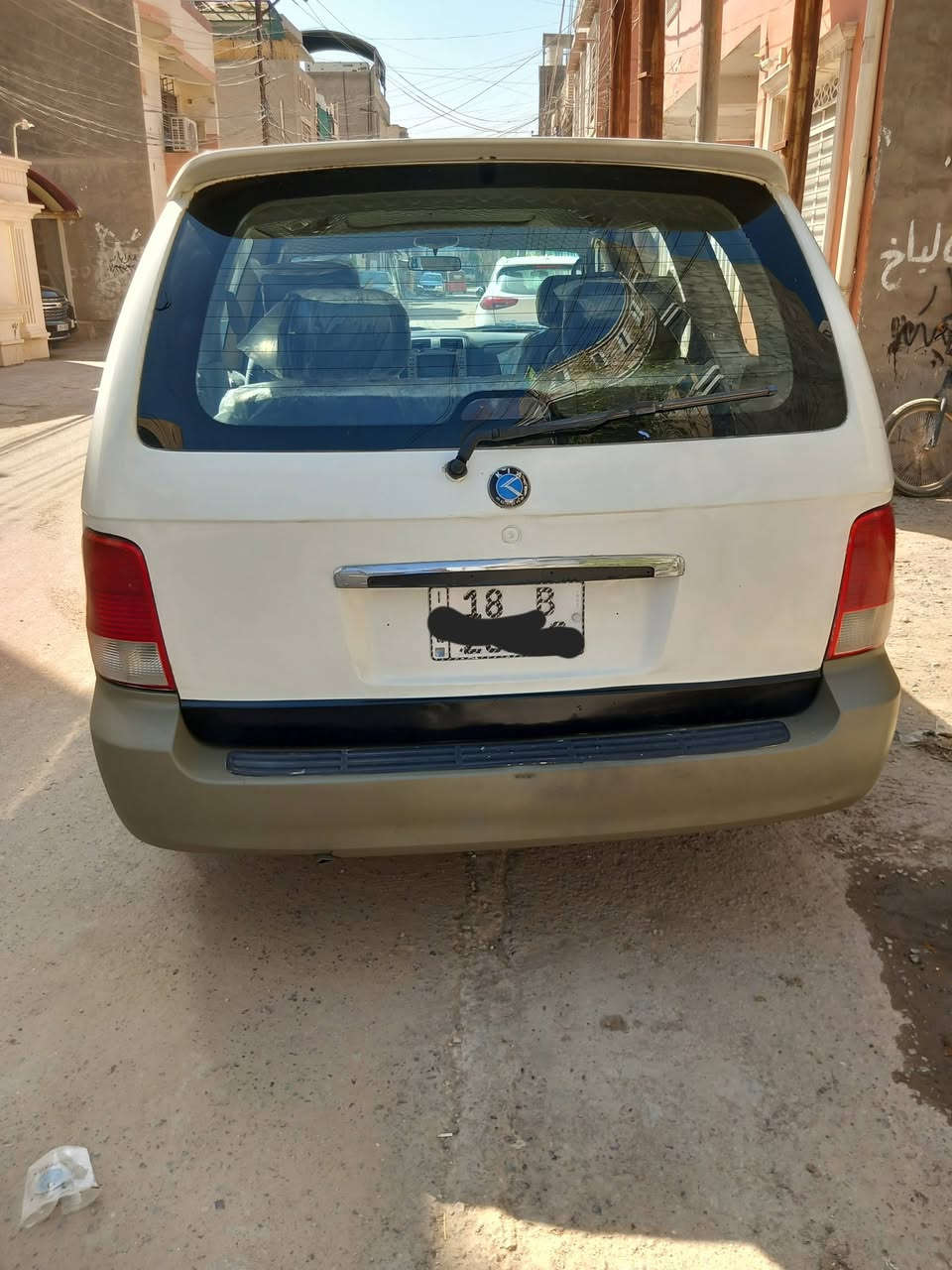 السلام عليكم كيا كرنفال موديل ٢٠٠٠ كاز بلادي للبيع
٤ سلندر  سوبر جاج رقم بابل انكليزي 
سنويه ٢٠٣١ بم ونوزل  مو كهربائي 
كير عادي محرك محرك وكير كصه جديده
٩ راكب خصوصي سنتر لك تبريد فول 
 مكفوله من اي ضربه قويه 
غرفه حلوه الارضيات جلد 
الكشنات مدوشمه جديد
كهربائيات كله شغاله 
صدر زين تايرات زينه 
مصبوغه مكفوله من كلبه او كص 
 سعر ٤٩ وبيه مجال حك الجيه 
وت ساب *********** 
مكان السياره بغداد
