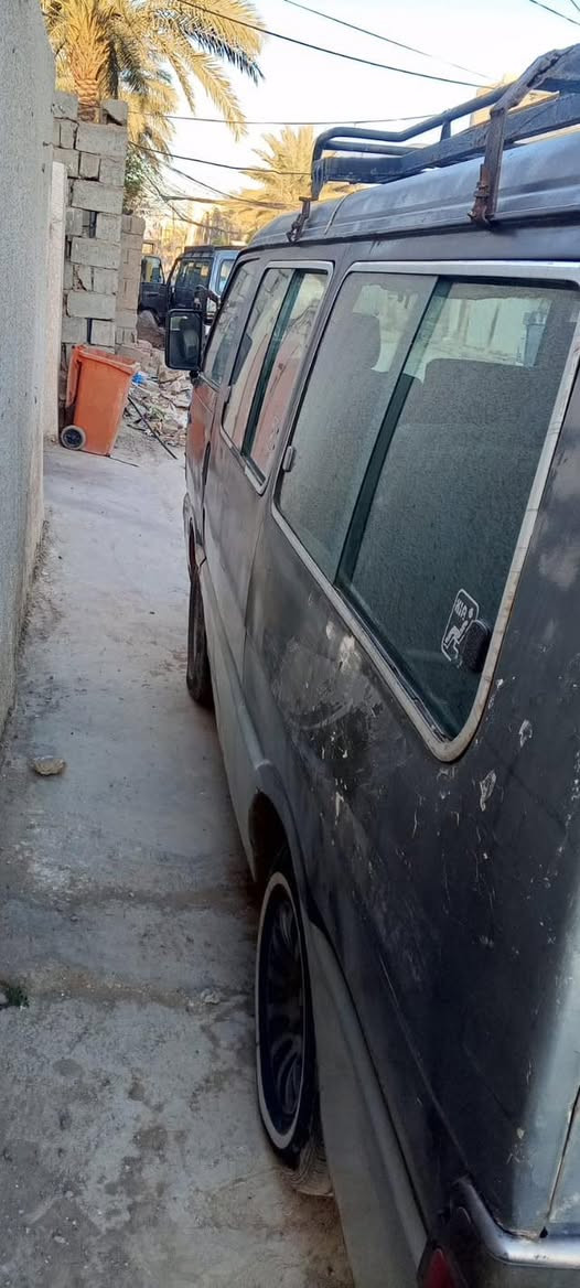 السلام عليكم...للبيع كيا بستا 1993 سنوية لل28 شهر 3..مطلوبة 300الف مرور و185 هيئة تريد وكالة عامة تريد تحويل..محرك بي بخار..شواصي واحد معمر جهة السايق تعمير بسيط..سعرها30 وبيها مجال ..الخاص مفتوح.او الاتصال على ***********
***********..متوفر واتساب على مدار الساعة..مكانها ديالى بعقوبة المفرق.
