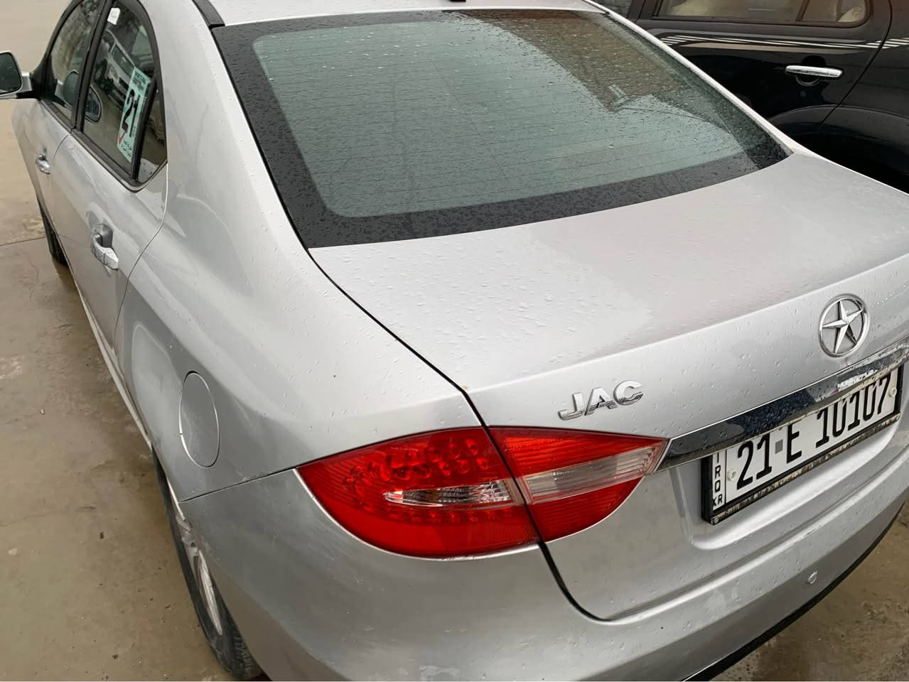 بەناوی خوای گەورەو میهرەبان 
سیارەی جاک مۆدیل 2012
گیڕ ئۆتۆ ماتیک 
مواسەفات چوار جام کارەبایی 
حاسە 
ویل کەپ 
بلاجیکتۆر 
کوشن  جلد 
رەقەم و سەنەوی تازە 
ئاوینە کارەبایی 
ئاوینە ئیشارەت 
پیش و دوای کەپس بئ دەعم و لیدراو تەنیا دوو پە لەی زۆر بچووک کارتی هەیە 
بەشەرتی گیڕ و مەکینە و تحویل و خرامە 
نرخی 60گەلا 
***********واتس ئاب لەسەرە Singapore
