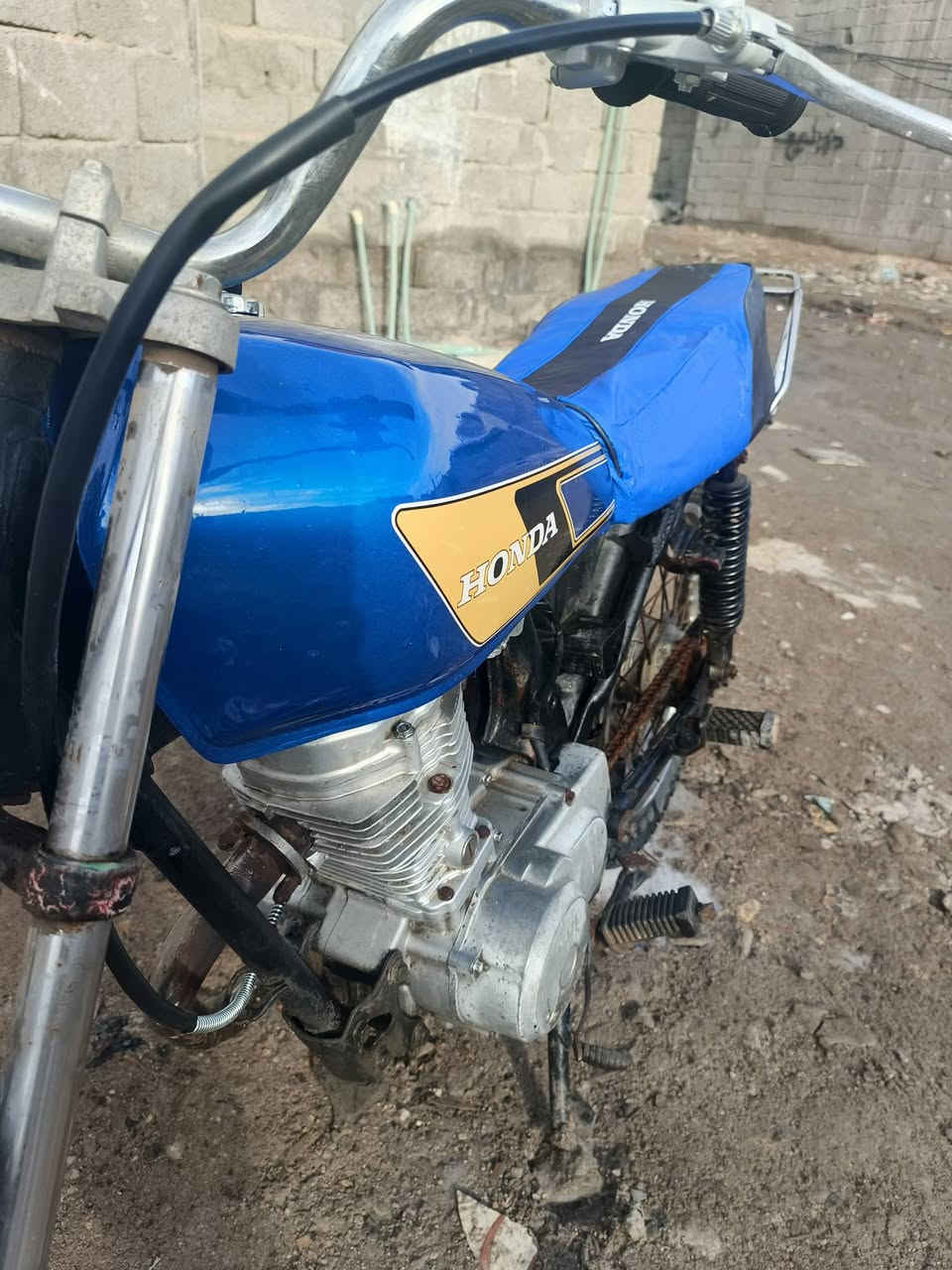 السلام عليكم دراجه للبيع سعر 350 بيها مجال مكان بصره***********
