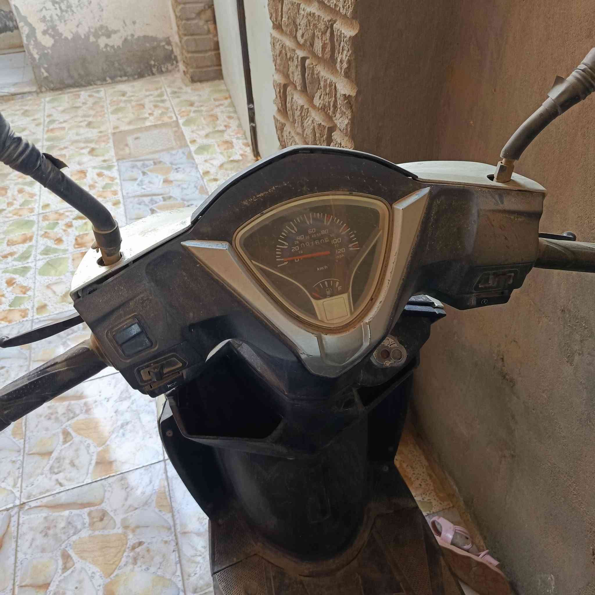 للبيع للبيع للبيع
دراجة سكنس  سلف لايت هورن بحالة جيدة جداً 
فقط بيها ولفات باتري جديد بسعر مناسب جداً جداً جداً بيع مستعجل للأستفسار *********** بي واتساب
