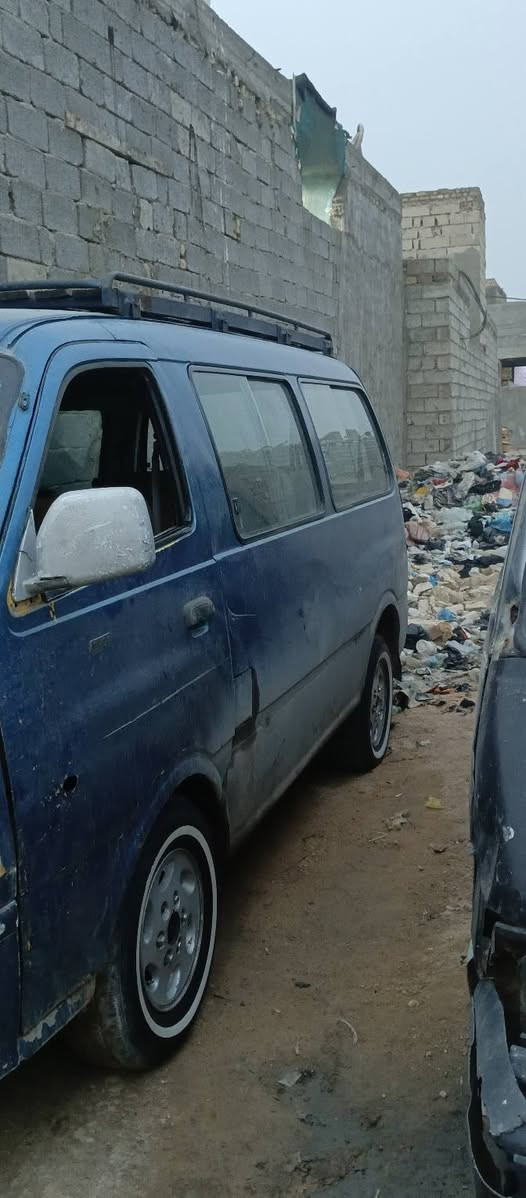 سلام عليكم سياره بريجو للبيع موديل 97 ترهم بيع ومراوس السعر 33وبيها مجال***********
