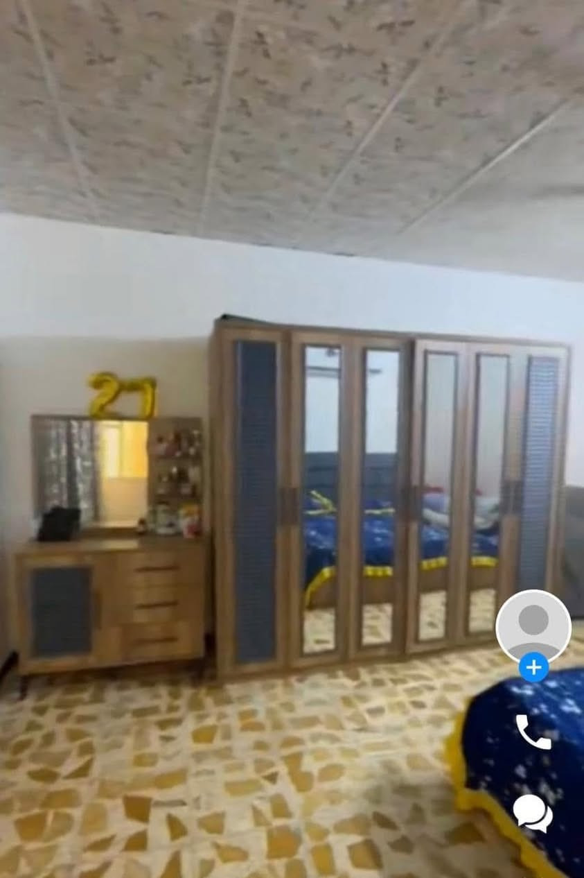 السلام عليكم 
بيت تابع لمجمع الامانة للبيع موقع ممتاز بغداد شارع فلسطين مقابل مطعم الابتسام داخل فرع مدينة ألعاب فانتازيا لاند
 يتكون من 3 غرف نوم واستقبال كبير مع الملحقات كاملة 
البيت جاهز من كلشي ماء كهرباء مجاري كامل من كلشي 
السقف سندويش فقط الاستقبال شيلمان مساحة + 150 متر 
للاستفسار على السعر الاتصال على الرقم 
 موجود واتس اب
***********
