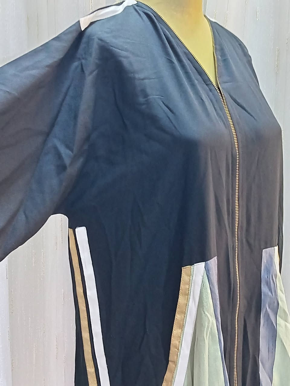 السلام عليكم توفرت شلعة ٣٥ عبايه خليجيه السعر ٢٠٠ ألف
هاي صور بعض القطع
إلي يريدهن يتواصل على الخاص
@إشارة


**إذا كنت صاحب هذا الإعلان وتريد حذفه لأي سبب، رجاءا أرسل رسالة إلى الدعم الفني**