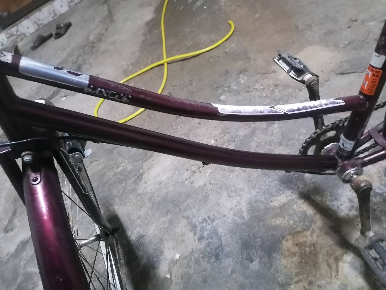 السلام عليكم عندي بايسكل للبيع بايسكل باله قح.موديل2010من امه مختم شركته سانتوس بس ممسوحه للاستفسار*********** سرج قلاب بايسكل نضافته85بالميه ستوني ذابله خزينه جديده كلشش.مكاني البصره الجزيره السعر75وبي مجال خير من الله