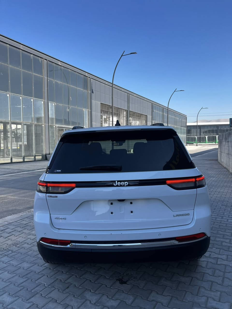 سلام عليكم

🚗🚗جيب گراند تشيروكي لاريدو

موديل ٢٠٢٣ 

سيارة ستة سليندر ٣٦٠٠ تنفس طبيعي

٥ راكب مرغوب

سيارة ماشي ٢٧ ألف مايل  

سيارة وارد أمريكي
 
✅ملاحضة

سيارة شوية بوند صبوخ بدون دواخل بدون إرباگ كلش سليمة لايتات راديتر كلش بيلادي

سونر و رقم شاصي موجودة

1C4RJHAG3PC528638 ✅

سيارة بدون رقم و بشرط الترقيم(أربيل-سليمانية-دهوك)

مكان سيارة سليمانية

💵💵سعر ٢٩٨ ورقه مجال

***********📲📲
