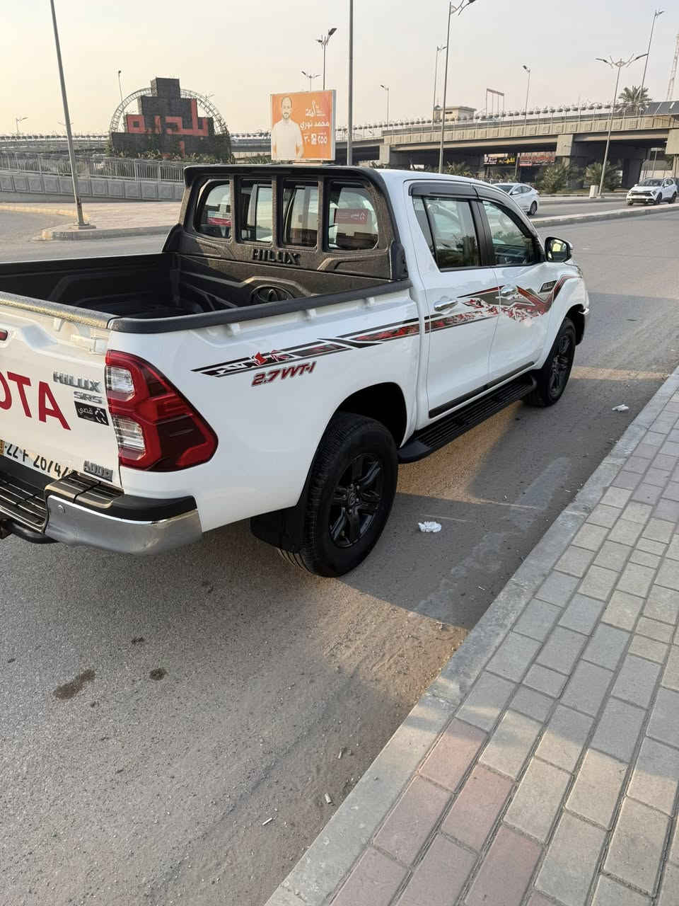 سلام عليكم بيكم هايلوكس فور ويل ساز كفاله عامه موديل 2024 للبيع المواصفات كشانه حار بارد شاحن وايرليس كامره مواصفات ساز السعر 335 وبيهه مجال بصيط ماكن السياره الرمادي تحويل مباشر رقم التلفون ***********
