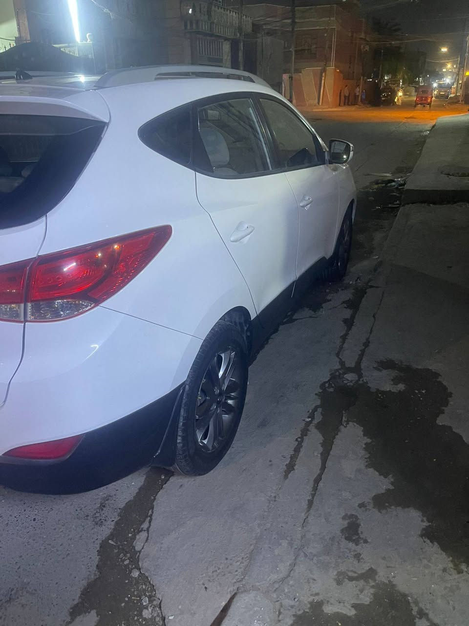 سلام عليكم
توسان 2015 خليجي ماشيه 100 جديد ع وضع الشركه
بيها تكحيل كارت بل باب الخلف الصدر
السياره كلش جديده
مواصفاتها معروفه
السعر 145 وبيها مجال
مكاني بغداد 
للاستفسار ***********
ملاحظه؟ السياره بيها حالوب ما يبين ولا ينشاف فقط بل سونار 
مكلف بل نشر
