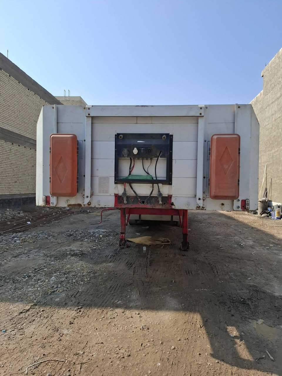 سلام عليكم للبيع 
عربانه اوربيه جديده مكفوله من كلشي
مجموعه دسك تخم تاير جديد كل نقص ما بيها 
مكان بغداد الكاظمية الاتصال ***********
