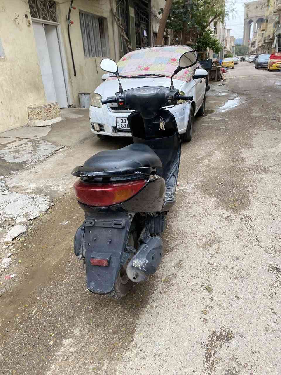 السلام عليكم دراجه بريز للبيع  خير من الله مكينه ناعمه وحلو دراجه نقصها باتري بس واي نقص ما بيها دراجه كدامك السعر(600) وبيها مجال ***********
