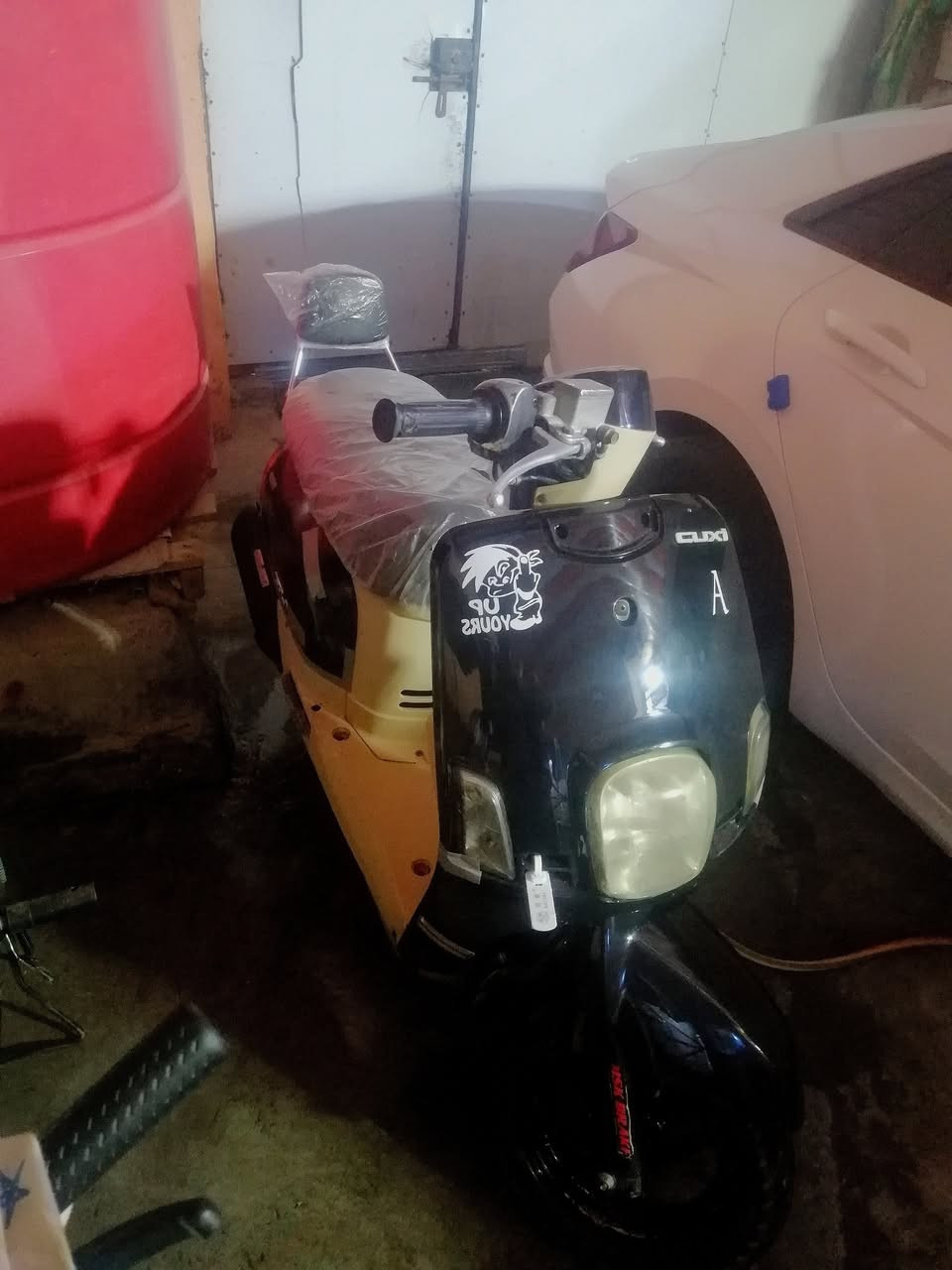 السلام عليكم دراجة ماكس بوليسي2007 أسود داخل كريمي مكينة كفالة بل جيس صوتهة ما ينسمع وين ما تريد تفحص مكينة افحص كلشي شغال بيها أشاير ودراجة صدك حلوة ونضيفة سعرها ١٠٠٠٠٠٠ مليون وبيها مجال
مكاني البصرة قبلة للأستفسار أكثر واتساب ***********
