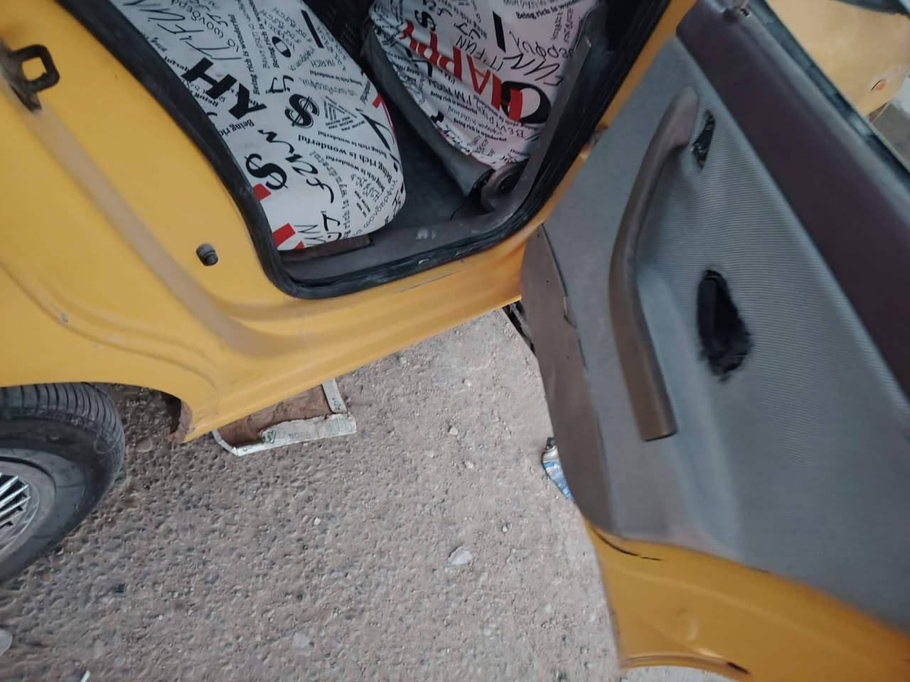 السلام عليكم
سمند ٢٠١١
بدون تحويل راعيها متوفي رقم صدامي  سياره جاهزه محرك كير تبريد حدادي كله جديد مال بيت سعر ١٢ ورقه مكاني ذي قار رفاعي رقم بي وتساب ***********
