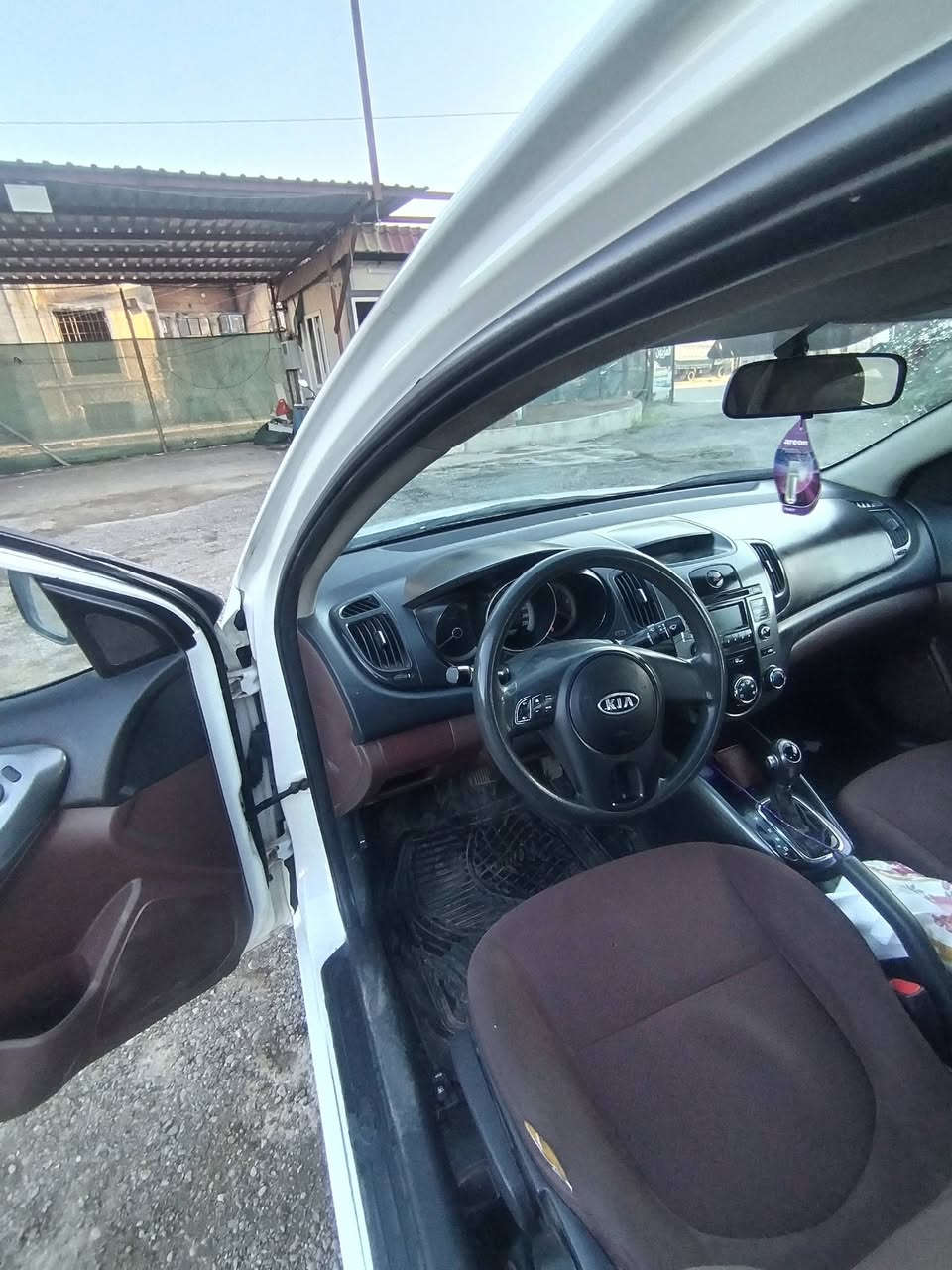 #للبيع...
بسعر 115$وبيه مجال بسيط 
سيراتو 2011
رقم اربيل دولي 
شرط الوكالة والتحويل 

✳️محرك 1600شرط لاتبخير ولاتنقيص 

✳️كير اتوماتيك  اي عيب مابيها مال بيت"

تدفئة /تبريد/كهربائيات/صدر/تايرات/كلها مكفوله 

🚘سياره جاهزه شرط برغي ما ناقصها Ⓜ️

✅سياره كلين بدون ضرر بيها ملاحظات مثل ماموجود بالسونار مع الصور Ⓜ️
السعر 115$💸

تايرات 4️⃣ جديدة 🆕 
صدر امامي خلفي كلا جديد 🆕 
مكان السيارة موصل الأيمن 
رجاءً ما أقفل سعر بالتلفون تعال وتدلل 

للاستفسار *********** 
***********
