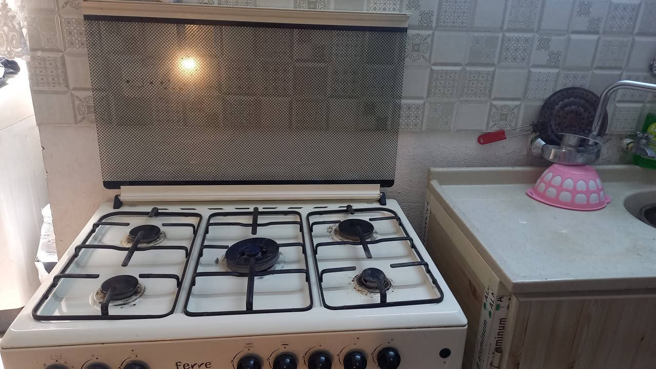 طباخ للبيع سعر ٢٥٠  وبي مجال بسيط كولش نظيف وشغال


**إذا كنت صاحب هذا الإعلان وتريد حذفه لأي سبب، رجاءا أرسل رسالة إلى الدعم الفني**