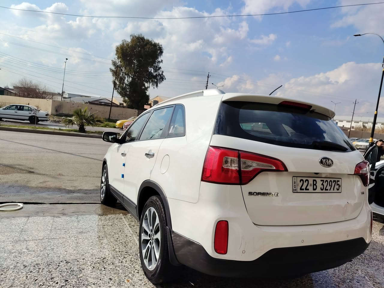 السلام عليكم
سياره سيرنتو  2013 شكل 2014  للبيع ماشيه 180 الف المحرك  6 مبدل مال قصه شرط زيرو قبل شهر بيها بارد باب السايق شبر وباب السكن شبر بدون دواخل شرط مكفوله
السياره باسمي السنويه 2027 تسقط
السعر 195 ورقه وبيها مجال
للاتصال على الرقم ***********////***********
