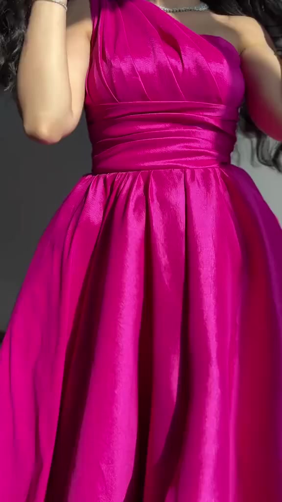 فستان للبيع التواصل على الخاص @


**إذا كنت صاحب هذا الإعلان وتريد حذفه لأي سبب، رجاءا أرسل رسالة إلى الدعم الفني**