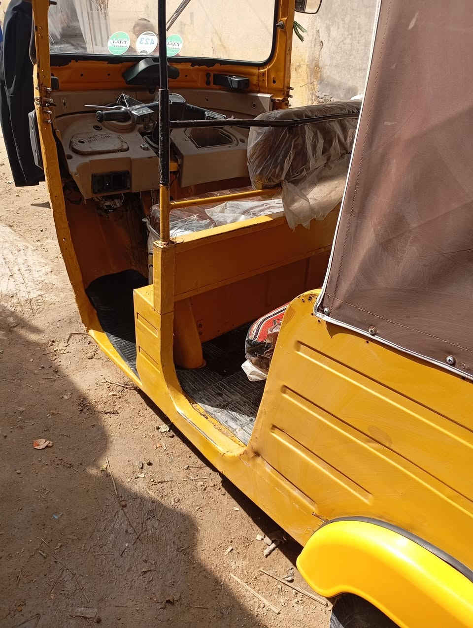 السلام عليكم تكتك موديل 18 اوراق اصولي مكينه 20عشرين تجفيت جديد كهربائيات كلها شقاله تايرات جدد مصبوخه جماليه المكان الحمزه الغربي  *********** رقم الهاتف
