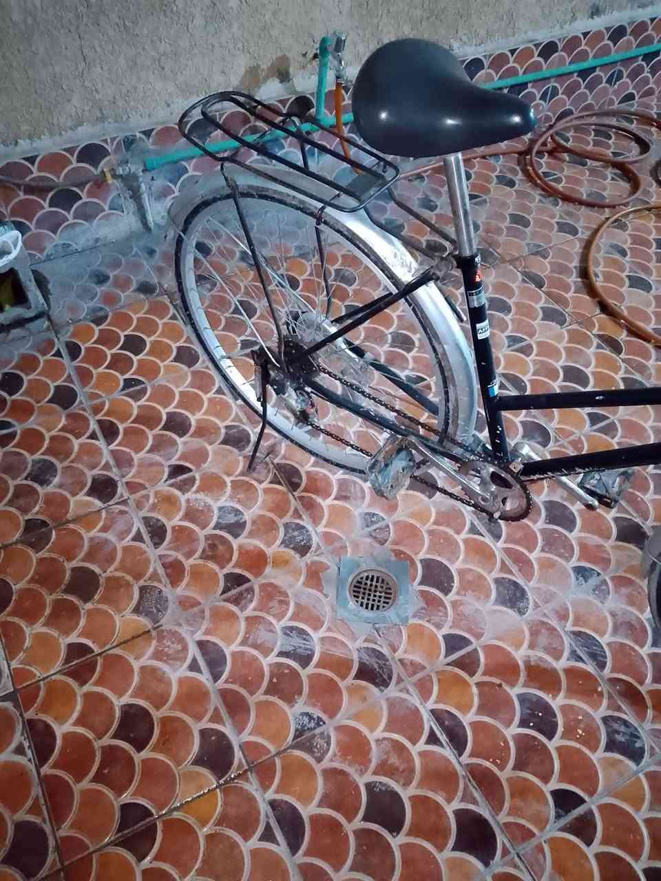 السلام عليكم هذا بسكل للبيع سعر 60 الف مكان بياع ***********
