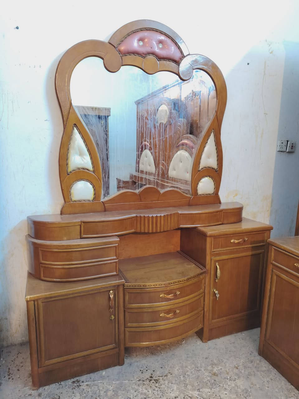 غرفه مستخدمه تزكام  صاج نضافه فول سعر 750 معرض ابو عقيل ميسان حي رساله شارع ماطور قرب صيدليه حازم ***********((نشتري جميع الغرف ))
