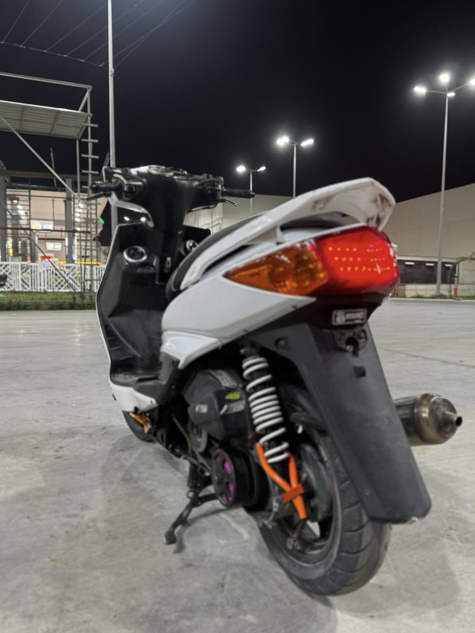 السـلام عليٌـكم💙.
سكـنس فحل نـوزل خطيـن💙،

سكليـتر ريـاضي NCY💙.

مازدة عمل كلها رياضي💙، 

صدر DY كرزي💙،

فـج رياضي فراندو💙،

وملقط رياضـي💙.

براغـي رياضي💙،

صالـنصة M Power💕.

كشـن رياضيٌ💕،

كلجـات هاون مال حاويـة💕 ، خلفي Wf امامـي دوٌشـي💕.

ستـاند خلـفي رياضي💕.

نـوزل 8 زروف رياضي اصلـي💙،

جويـتر جبير💙،

اشاير مـشمشي💕،

بوشتـها نـار ممعروفـة🔥.

كـور حجـرة جبيرة بلادي ع بلاد💕.

معدلها 127 وبيها بعد🔥.

دراجـة ماعوزهـا بـس سايـق💕،

السـعر 850 الف 

رقـم التواصل ***********💙😉.

بـس الشراي يفوت فدوه اروحلكم تحب تسولف شوفلك غيري💙.
