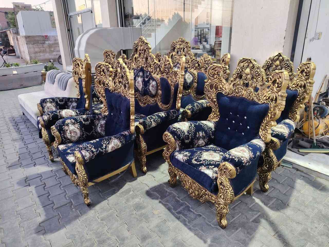 ⚜️👑 مجمع ابو بلاش للاثاث 👑⚜️
تخم قنفات ملكي 10مقعد مستعمل السعر 375
جميع اللوان متوفر مختلف المديلات والقياسات صار عنده مراوس القديم بالجديد صار عدنه نضام القصد📌 العنوان كربلاء طريق الحر مجاور معمل الثلج  مقابيل الاتحاد الرياضي اي ستفسار الاتصال  يوجد واتساب 👈***********👉👈***********👉
