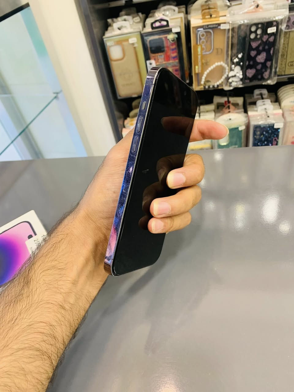 ايفون 14 ابروماكس 256 بطاريه 84 بلادي
جهاز كلش نضيف وبلادي سعره 830الق فقط 
عنوان تكريت شارع زهور مقابيل مجمع كنزا هاتف ☎️ ***********
