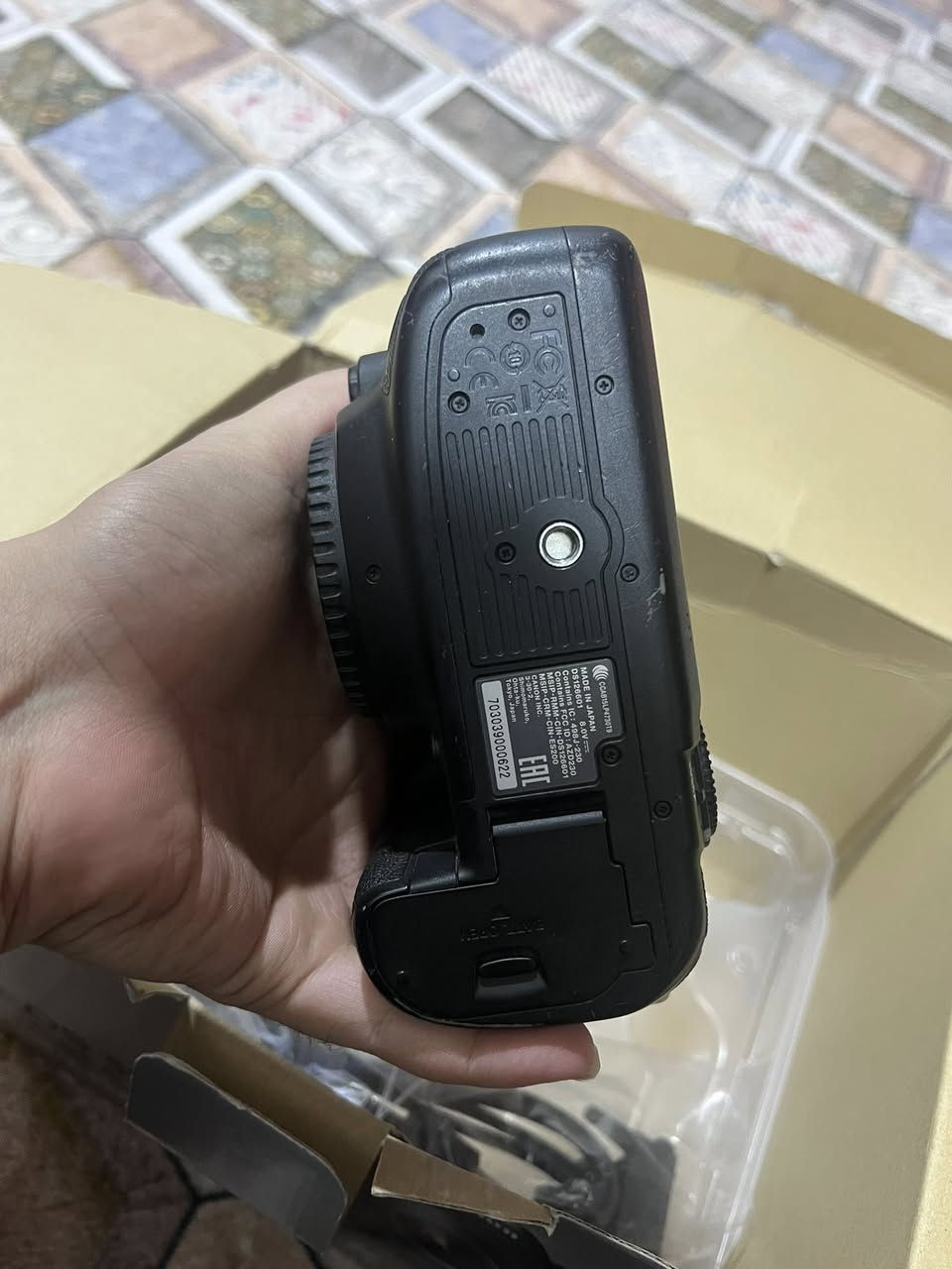 كانون 5Dm4 للبيع 
مع عدسة 24-105 
كامرة نظافة 85‎%‎
للتواصل 
***********
