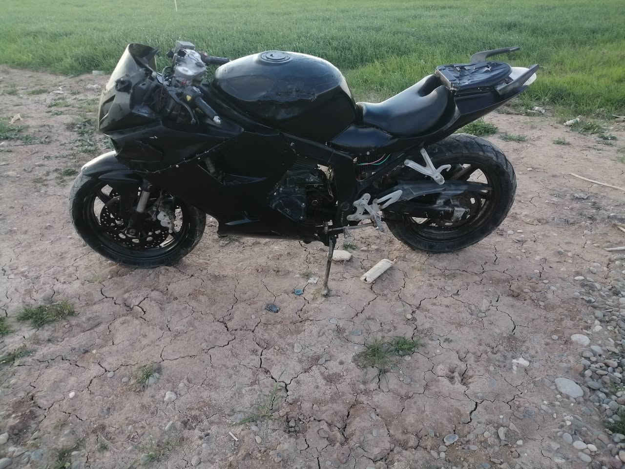 السلام عليكم      بطح هايسونك 2017
حجم المحرك 250 مامفتوح
كهربائيات كلها شغاله
نشاط فول طيران ✈️ 
ترايك للبصره 
السعر ٧٥٠ وبي مجال قليل مراوس هم يرهم
الاتصال *********** الخاص مفتوح مكاني كركوك قضاء الحويجه
