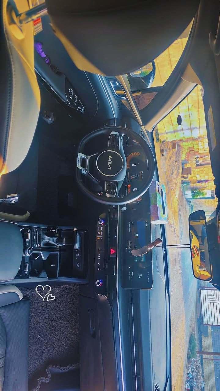 كي5
GT موديل ٢٠٢٥ محرك ٢٤٠٠ تنفس طبيعي
رقم بغداد باسمي السعر ٢٣٠ وبي مجال
كل الايرباكات سليمه
حادثها بنيد سطحي ومبدل فقط وبيها صبغ شبر بالتكمه أثر تحميل
لون اسمنتي مميز //فول  مواصفات للأخير  أعلى مواصفات ب كي 5
سونارها موجود
مكاني بغداد(***********)
