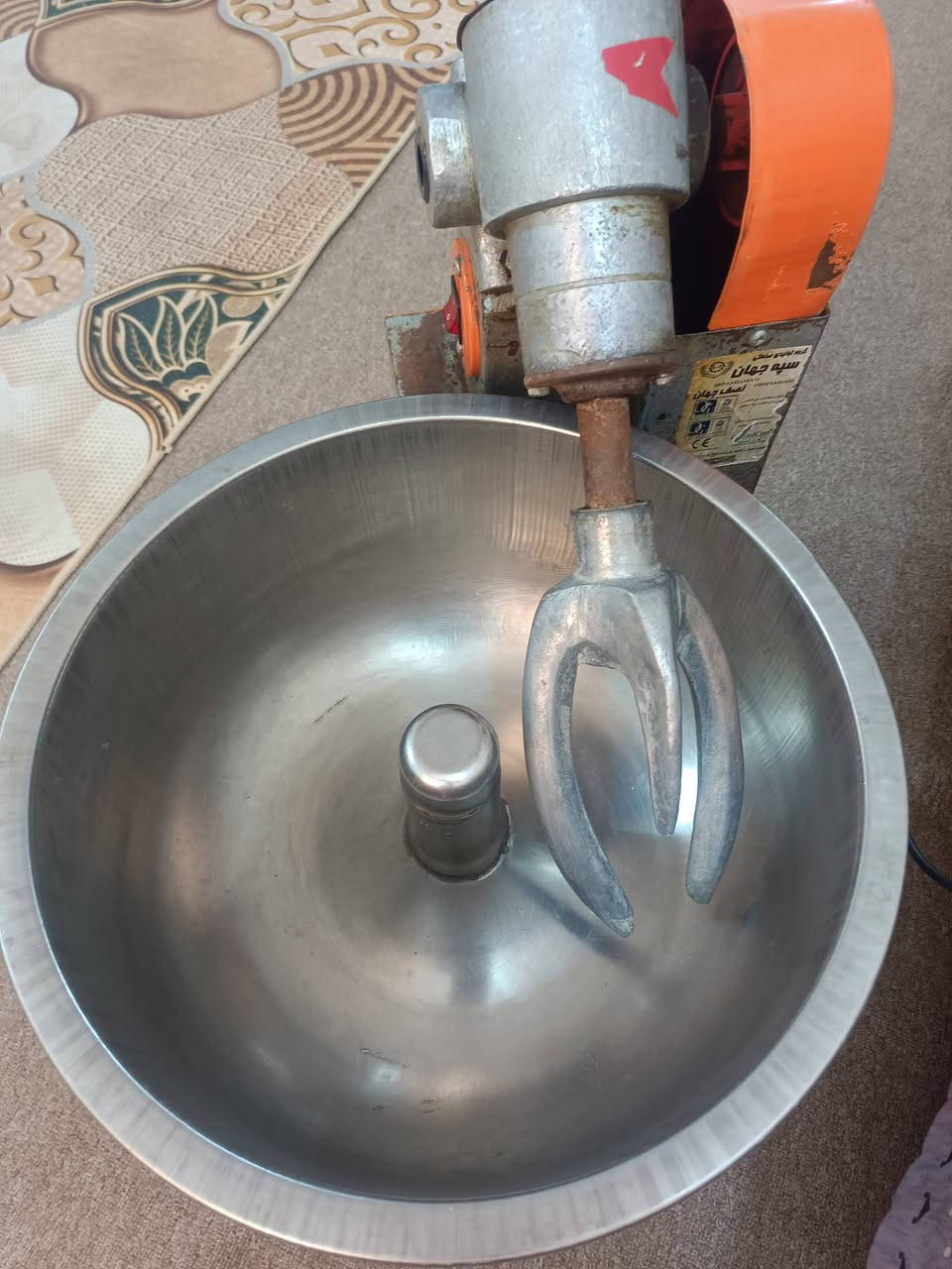 السلام عليكم .
غراض للبيع عجانه 10 كيلو وطباخ جديد غير مستعمل بالكارتون وبوفيه  3 متر صاج يرادلها ترتيب وبواري ابو ال 3 مغلون الطول 3 متر عدد 4 وجك مال سگف نظيف ..
للاستفسار / *********** المكان الشطره.
