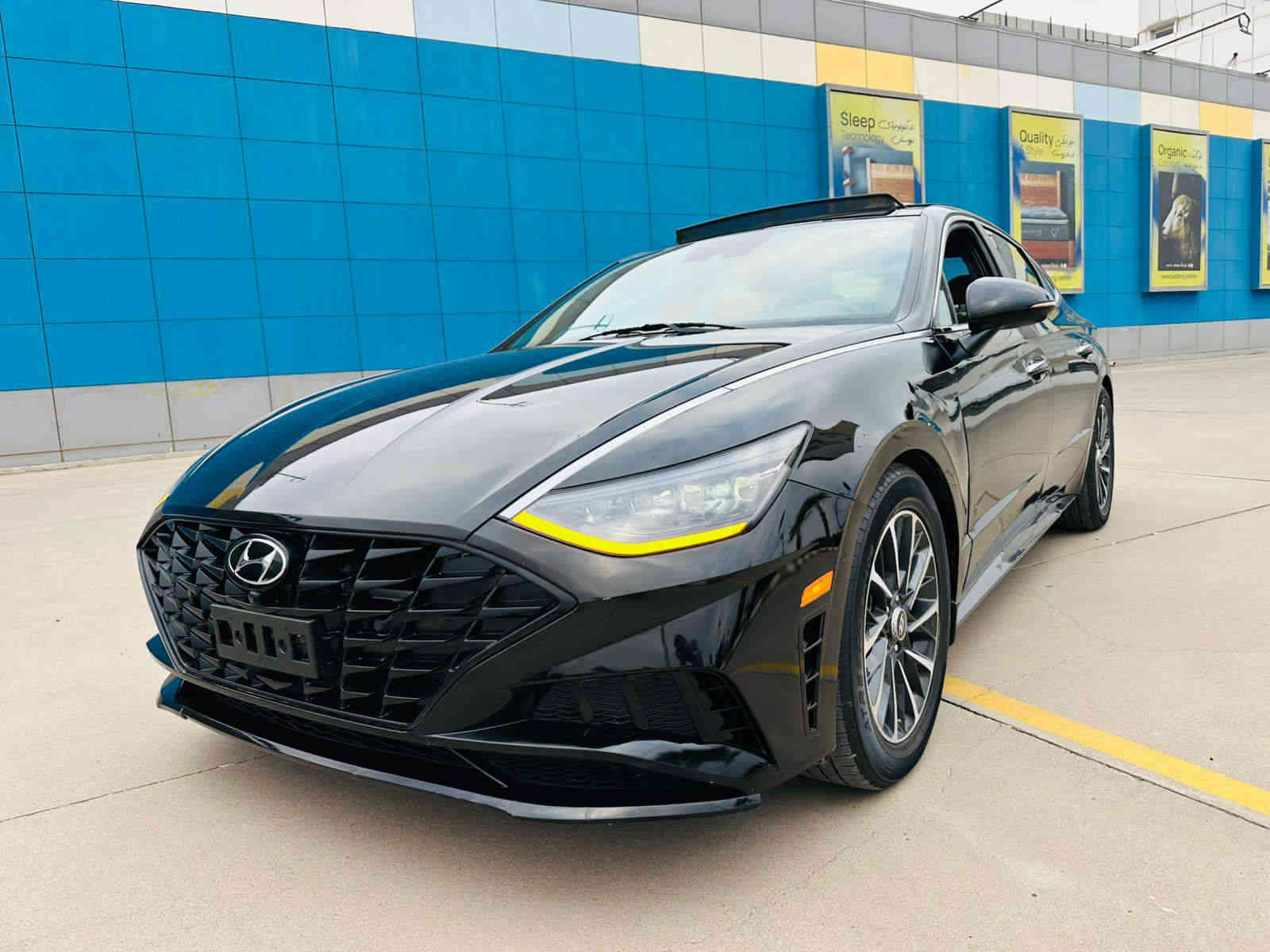 سوناتا موديل 2023 فئة لمتدد فول الفول
اعلى فئة بالسوناتا 
  شنو ابالك بيها مواصفات
اوتو بارك تتقدم وترجع بالريمونت 
ضررها جاملغ صبغ فقط 
شبرين باب تعديل بارد 
بدون دواخل 💯 
ايرباكات سليم 💯 
المحرك 1600تيربو  صاروخ 🚀 
1- بصمة ابواب لمس + تشغيل + صندوق
2- بانوراما ( فتحة سقف ) + بردة سقف كهربائي 
3- دشبول دجتال متغير 3 الوان
4- كشنات كنتارا حضن  
5- كشن كهرباء  2 امامي 
6- كشنات تدفئة تبريد
7- خزن 128 كيكا + ( android auto + apple car play)
8- 4 رادرات امامي وخلفي وجانبي + توقف تلقائي
9- اشاير في المري + نفطة عمياء في المري
10- انارة داخلية مركزيه 13 لون بلادي بيبان ودشبول
11- شاشة الحجم الكبير 12 انج + تحكم عام على السياره
12- سستم صوت BOSE الصوت 12 سماعة و دمام 2
13- لايت امامي 4 عدسات LED بكلايتات لد
14- هاندبريك بصمه + اوتو هولد للتوقف في الازدحامات
15- شاحنة طوارئ شحن سريع
16- منفذ USB امامي خلفي 
17- شفتات في الاستيرن كير ( تبترونك رياضي )
18- نظام المساعده على الاصطفاف
19- نظام الترحيب عنده الاقتراب داخل وخارج السياره
20- ويل سبورت N حجم 19 
21- 4 وضعيات قياده + تغير اللون في الدشبول 
22- نظام تحديد المسار 
23- مثبت سرعه 
24- نظام مستشعرات في الباب من تنفتح الباب تتوقف السياره 
25- تبريد السياره بيانو 
26- كيجات الكتورنية
27- كير 8 نمر دبل گلج
28-  خمس كامرات
اي استفسار الاتصال على الارقام
 
سعرها   169 ورقه
واتساب ***********
