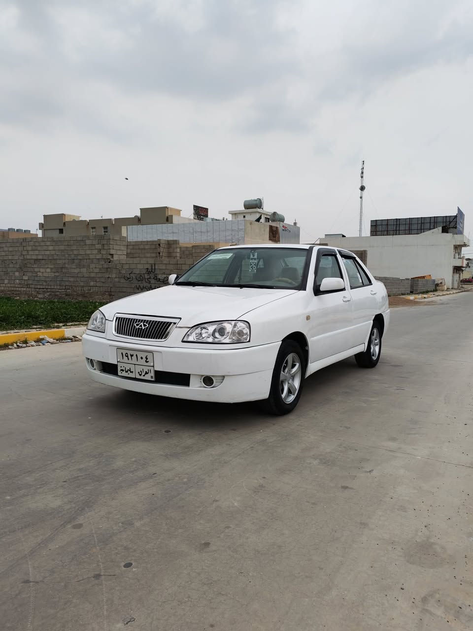 سلام عليكم
للبيع شيري كوين 2013 لون ابيض ثلجي رقم سليمانيه سيارة حيل نضيفه ، ماشي قليل 188 كم مواصفاته تبريد ، تدفئه ، ABS ، ايرباك ، جام كهربائي ، قفل مركزي وكنترول ، داخل بيجي ، بلاجكتور ، كير عادي مرغوب ، محرك 1.5 لاصرف ولابخار ، ولا مفتوح كهربائية جاهز ، صدر امامي وخلفي جديد ، بيه بطاقه بنزين ،طخم ايطاراته جديد ، سيارة ( فقط بشر صبغ بجاملغ سكن ) شرط تحويل أو وكاله 
عنوان سيارة كركوك 
 سعر / 46 /  ورقه بيه مجال ( ***********  )
