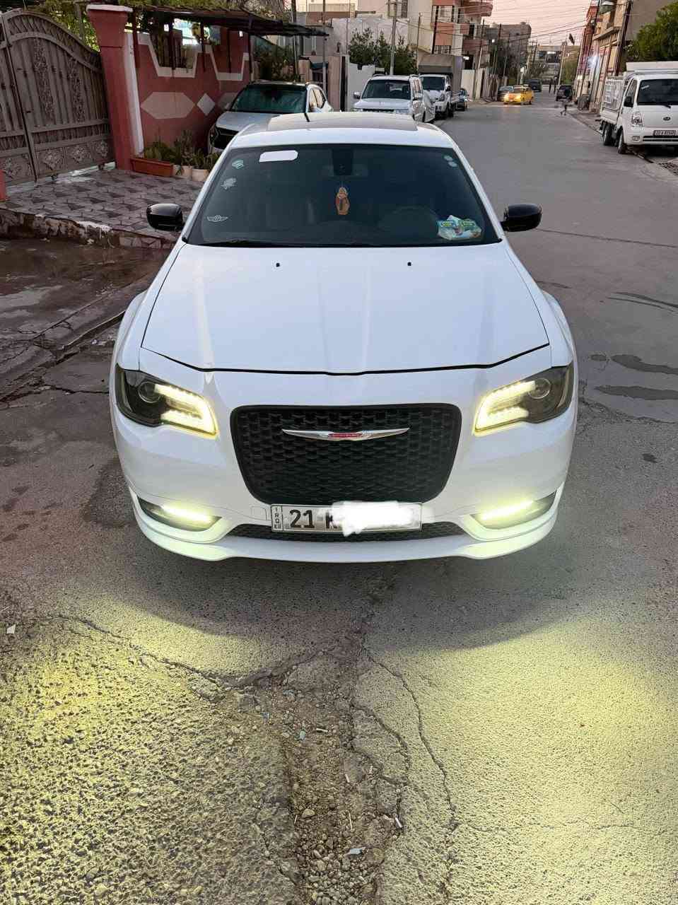 السلام عليكم
سعرها 195ورقة. 
كرايسلر اوباما 300s فول فول
موديل 2018 ✅
فئة s فول مواصفات للاخير
سيارة ماشية 136 الف ميل 
سيارة جديدة بمعنة الكلمة 
بل واقع احلا من صور بالف قاط.
سيارة كلين حادثها بل عراق 5 قطع
سونر موجود عندي
مواصفات👇
تو يل,✅ محرك 3600
تشغيل عن بعد ⭕
شفتات بستيرن + كشن حار 
دمام خلف  + بانورامة فتحتين
نظام صوت بيتس
رقم سليمانية دولي سنوية جديد هزا براد كلة جديد
بشرط تحويل   
ويل 20 اصل
تايرات جديد بل كارتون حدادية باتري منضومة زنون كلشي بيها جديد  
مكان سيارة كركوك
الاستفسار الاتصال على
***********📞
بيها واتساب
