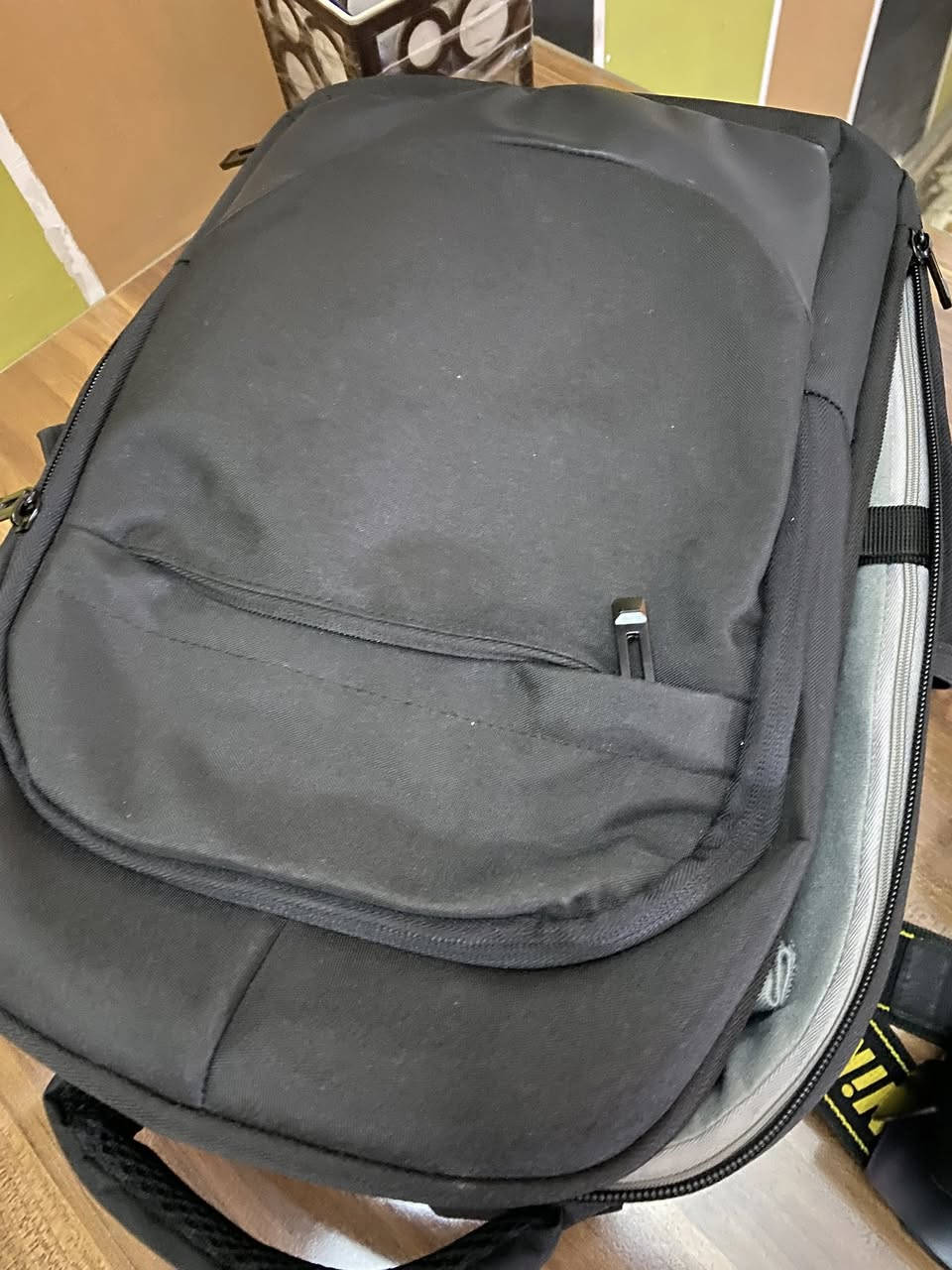 السلام عليكم كامره نيكون D7500 جديده وياها فلاش فديو وفلاش تصوير خارجي  مع غراض كامله وادبتر نقل السعر 950 الف مكاني بغداد الدوره الشراي يتصل *********** مموجود عل فيس
